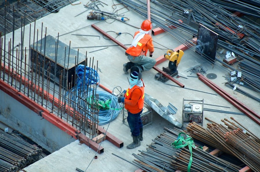Construction Debris Removal 1 photo 1504307651254 35680f356dfd w900q80